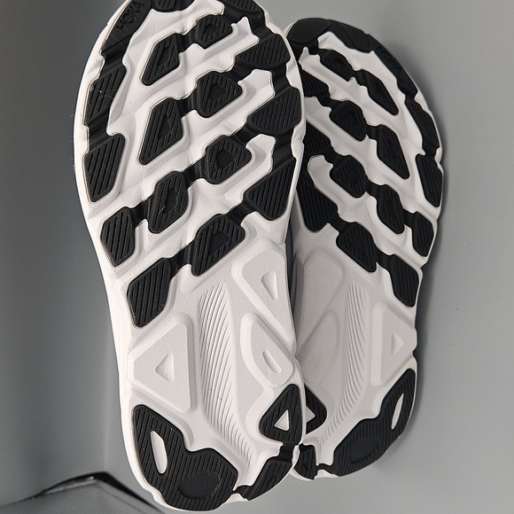 Hoka Clifton 9 Athletic Shoes Size 7D (Wide) - Picture 5 of 6